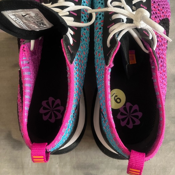 Nike Air Max Flyknit Racer Next Nature - Picture 13 of 15